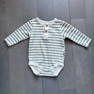 3/$20🌟 Striped Long Sleeve Baby Onesie, 3-6M